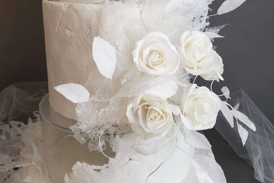 White roses wedding cake