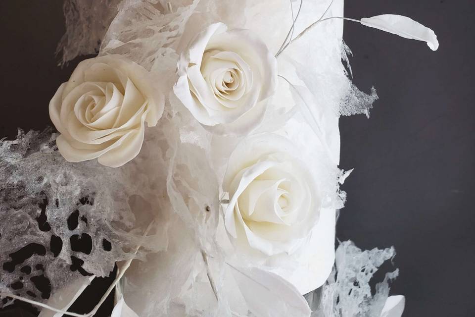White roses wedding cake