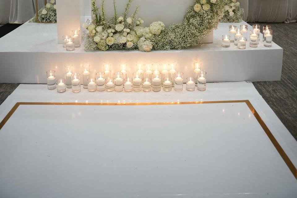 Ivory Sweetheart Table