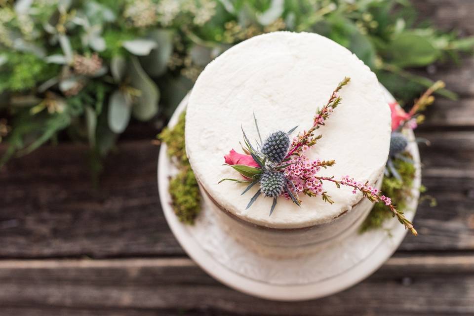 Wedding cake florals