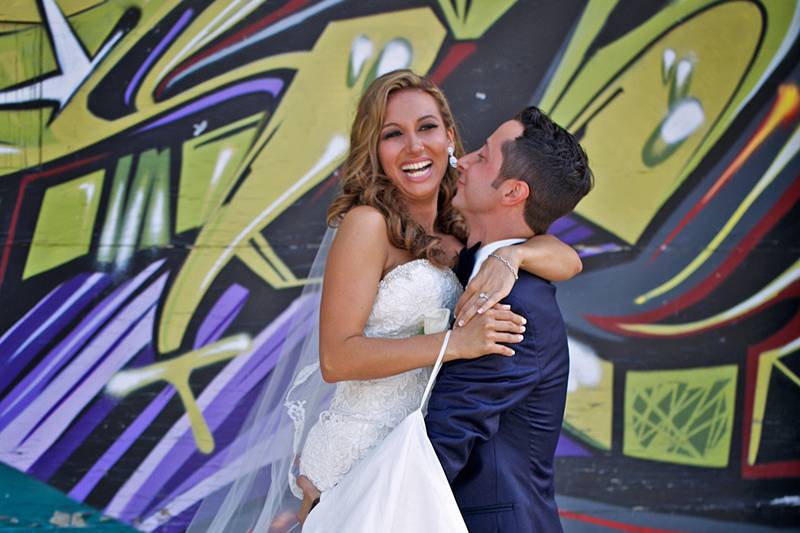 Graffiti wall bridal pictures.jpg