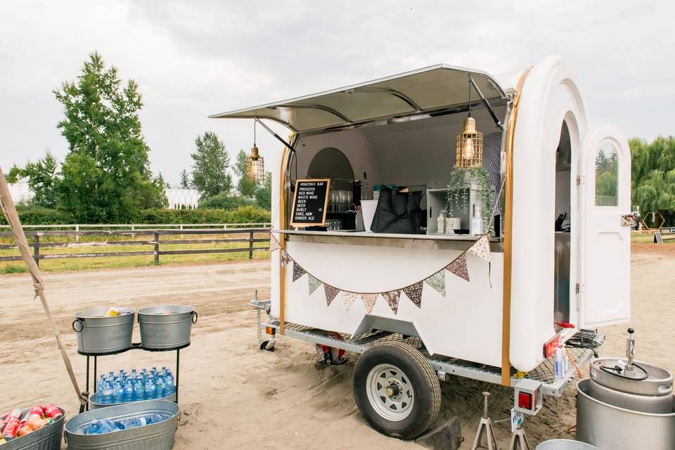 Willow Lake Farm & Stables