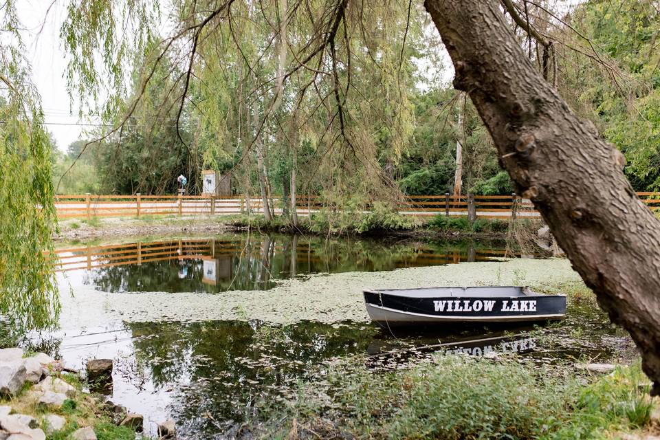 Willow Lake Farm & Stables