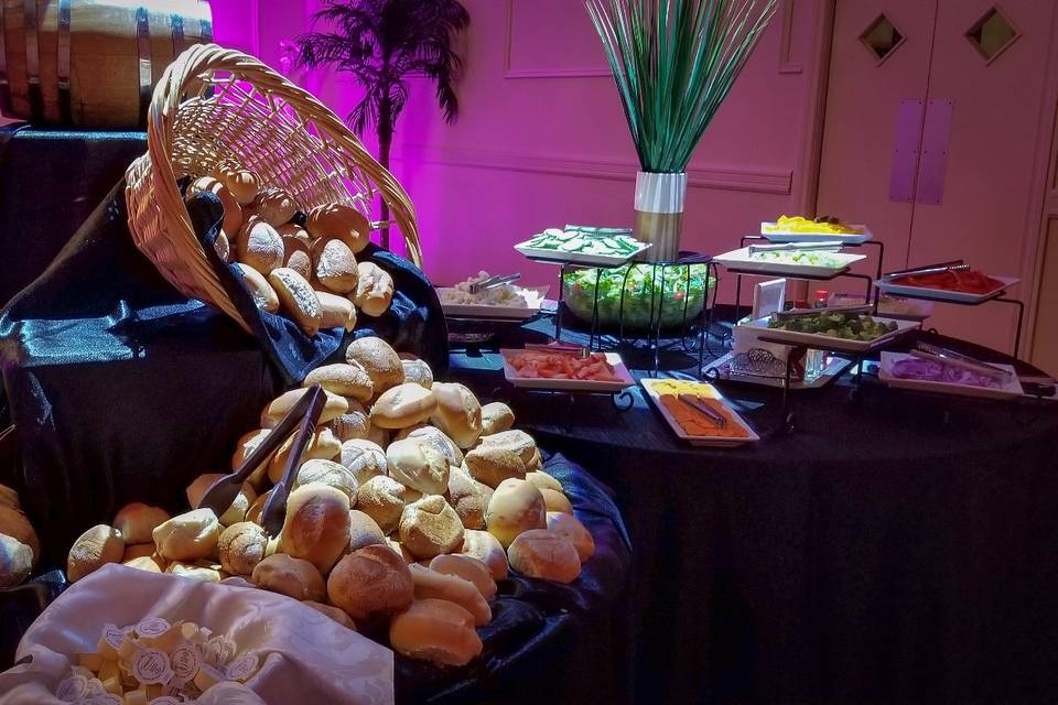 Bread & Salad Bar