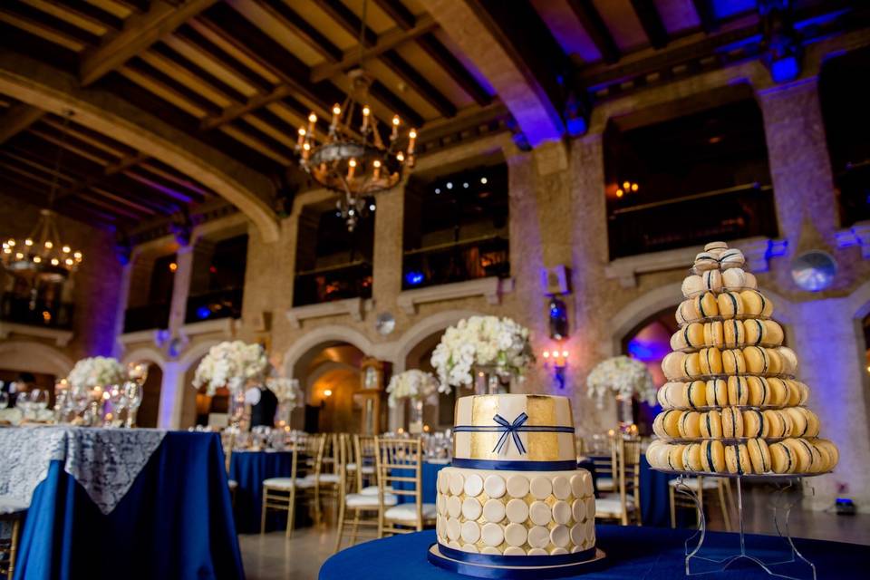 Macaroons and cake combo