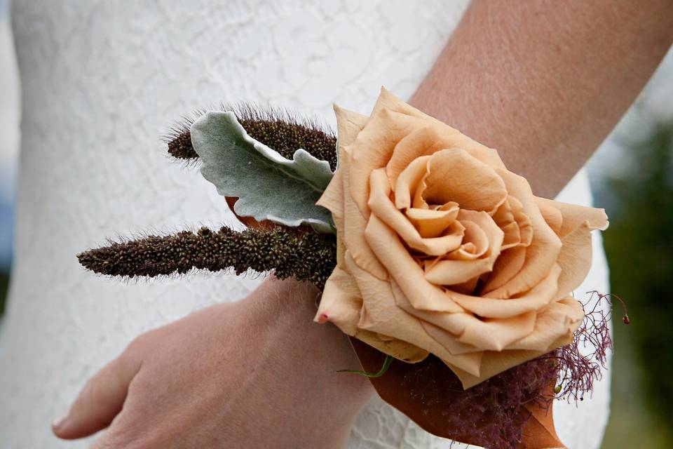 A natural corsage