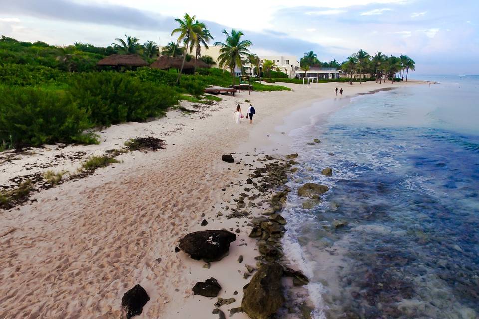 Beach Stroll | Mexico