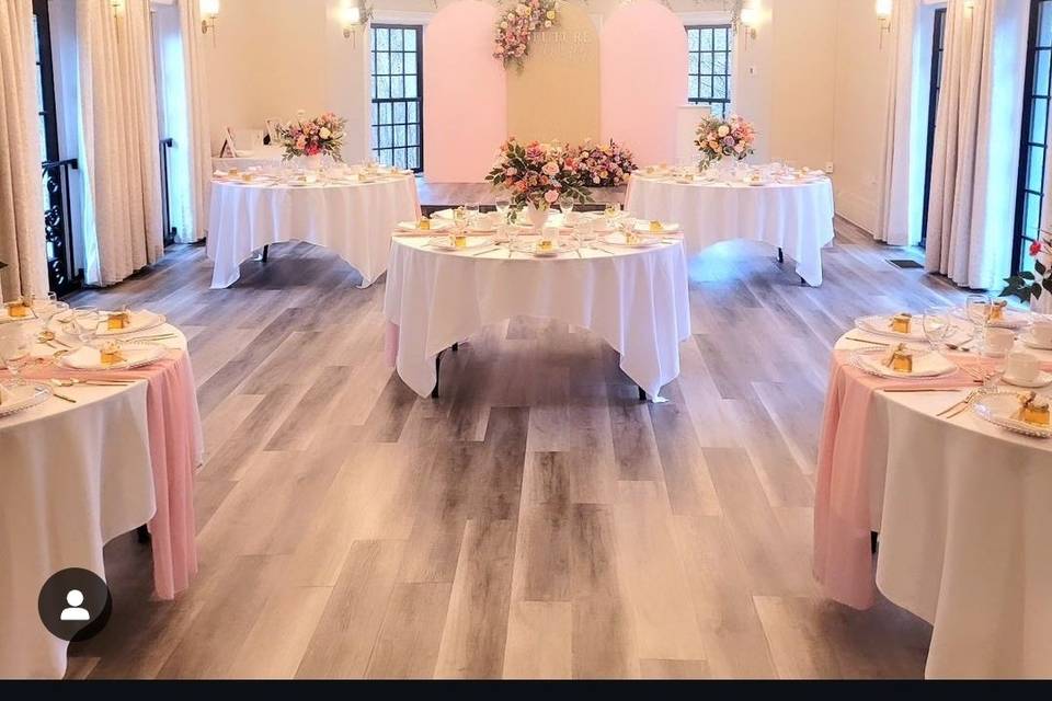 Elegant Wedding Reception Tabl
