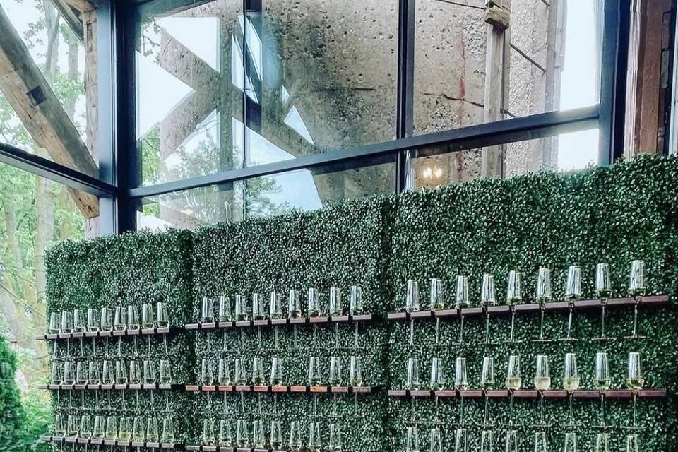 Tripple Champagne Walls