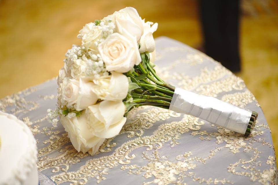 All White Classic Bouquet