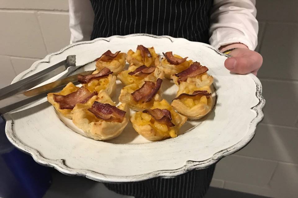 Mac and Cheese Bacon Cups