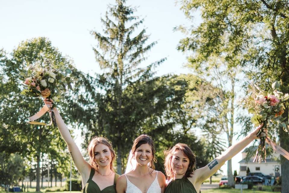 Bride and sisters