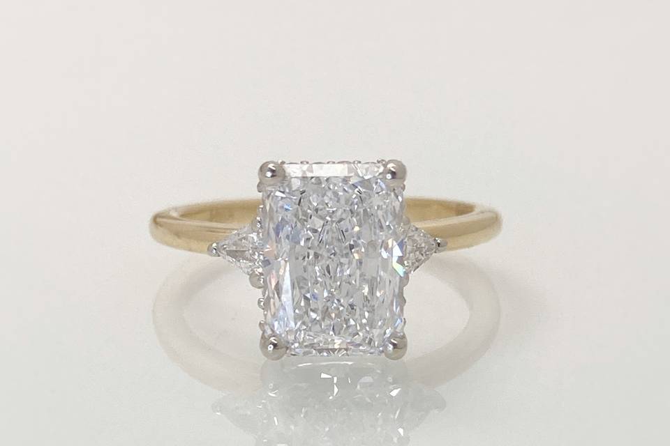 Stunning ring