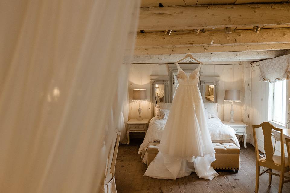 Bridal suite bed