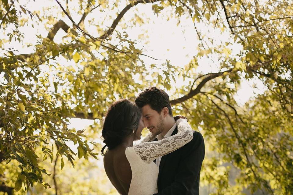 A wedding by the water