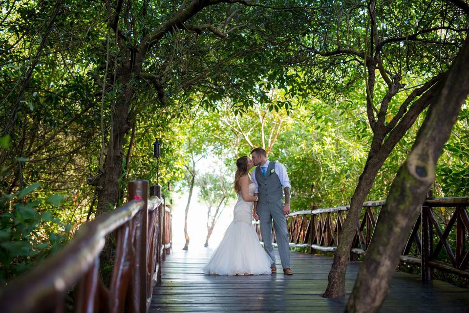 Kelly Szott Elopements