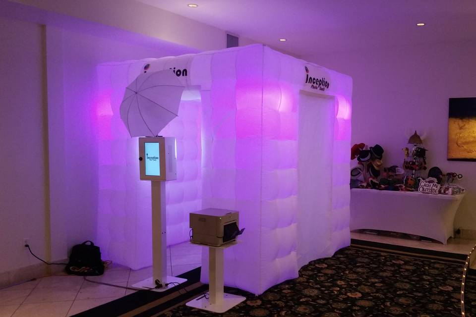 Inflatable booth