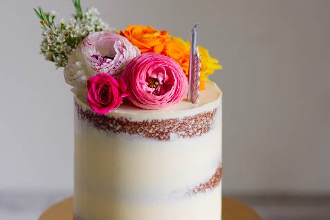 Naked cake & Flowers