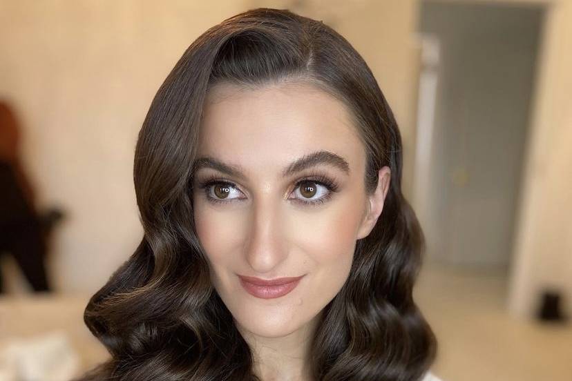 Glame waves and bridal makeup