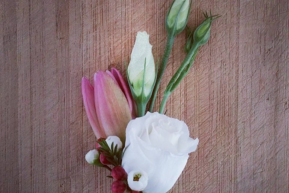 Groom boutonniere