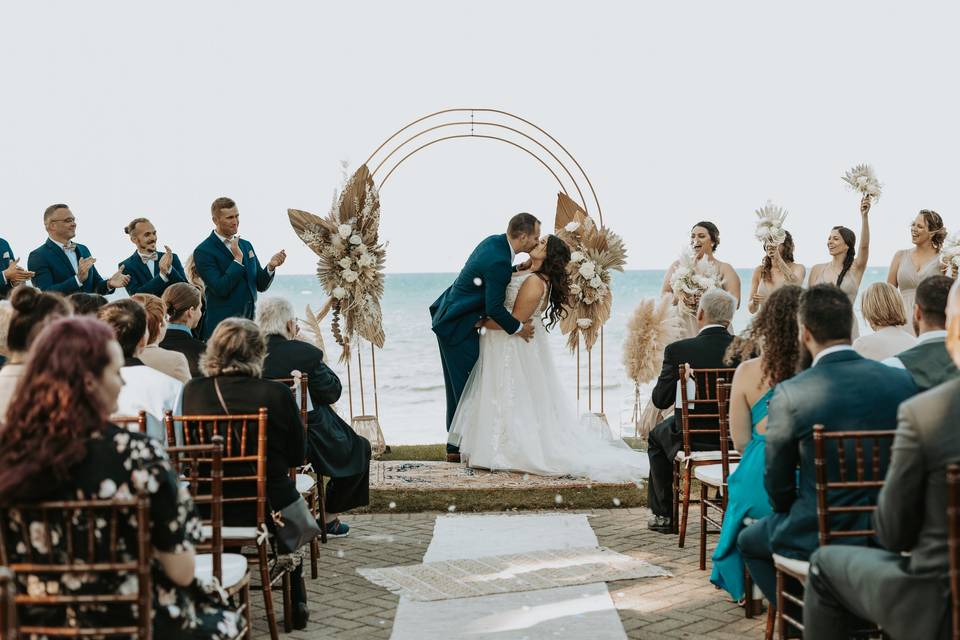 Outdoor Ceremony |  Lakeside