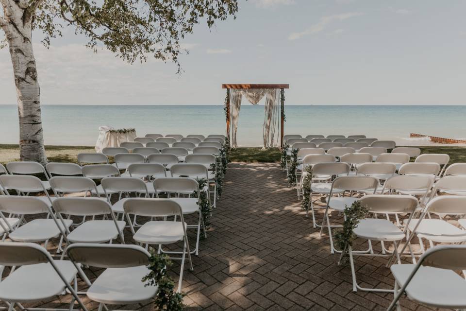 Outdoor Ceremony |  Lakeside