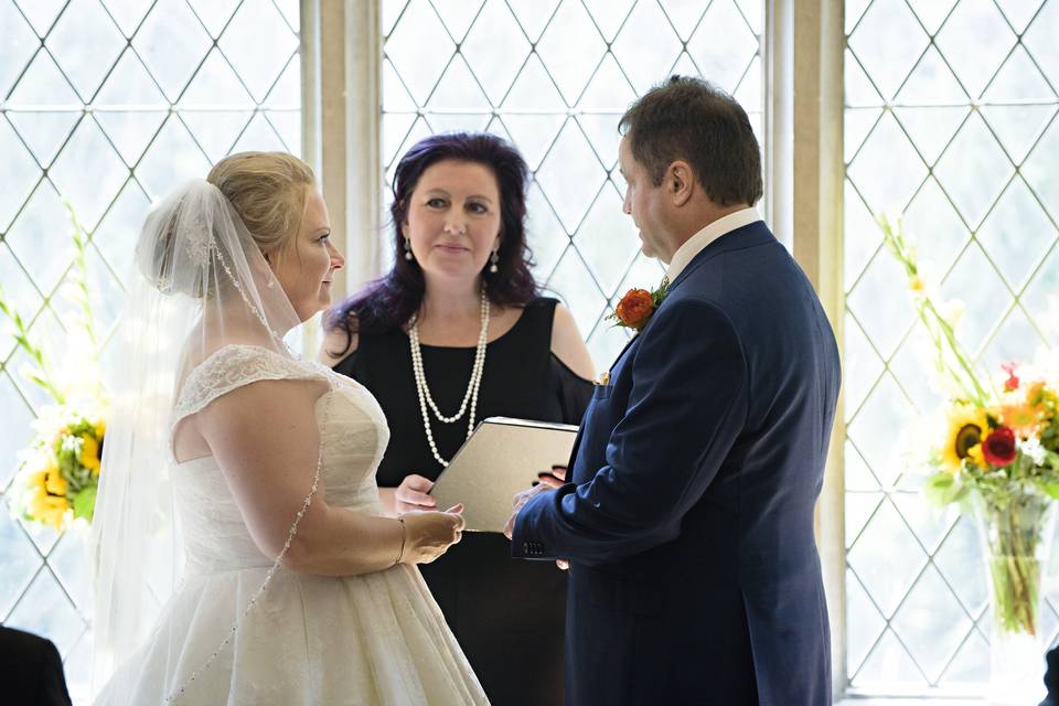 Wedding Officiant, Tracy Sweet