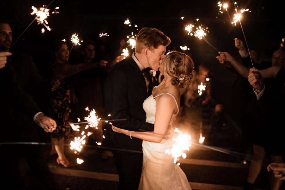 A Smooch Under the Stars