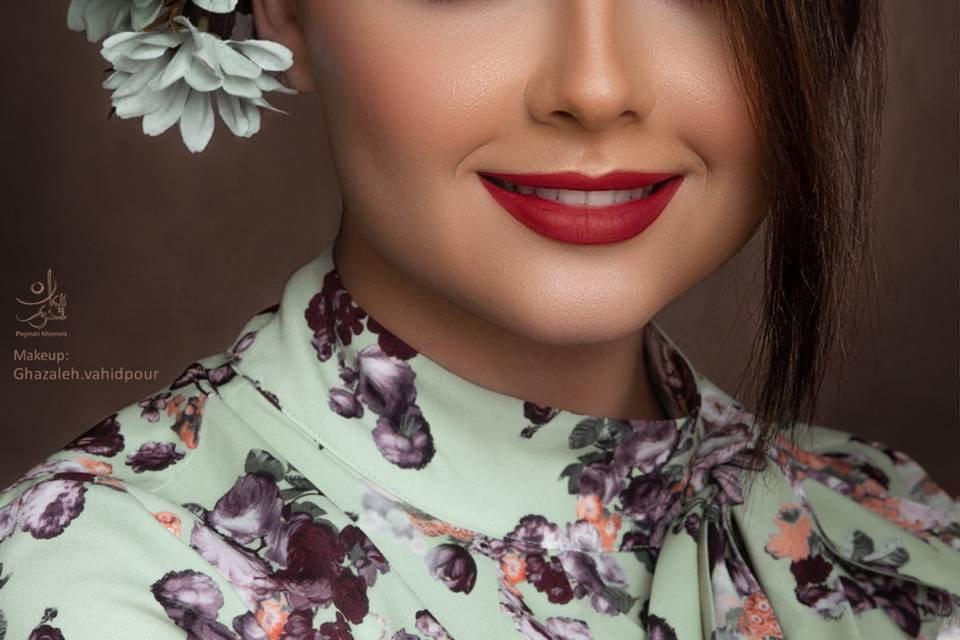 Vintage-inspired bridal glam w