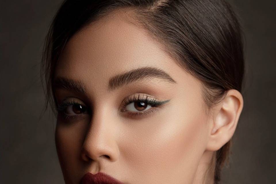 Minimal bridal glam with bold