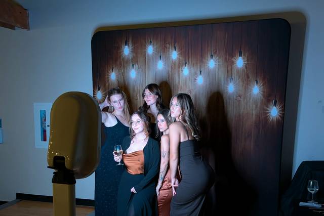 Photo Booth Rustic Fun