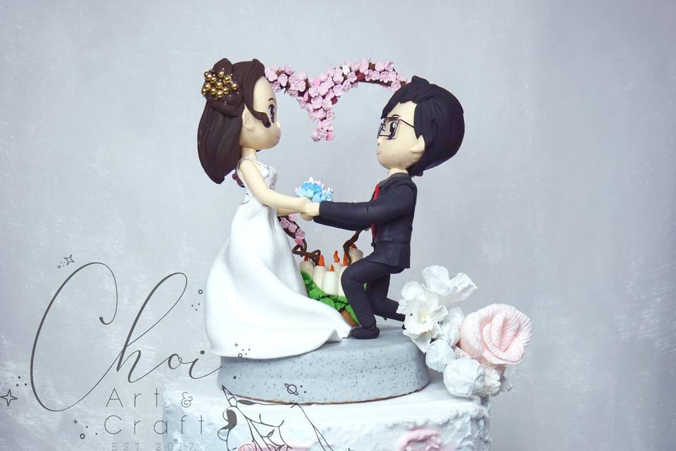 Custom cake topper couple