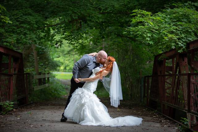Romantic dip kiss