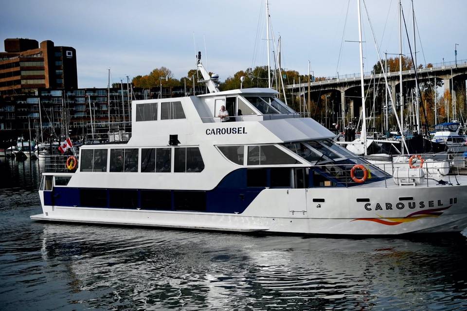 A glamorous yacht celebration