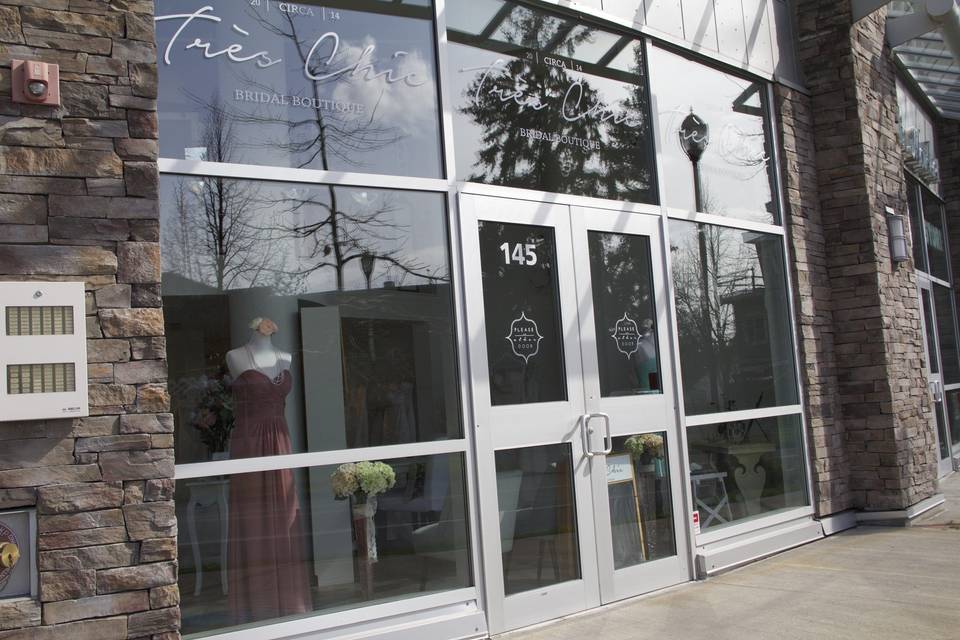 Tres Chic Bridal Boutique