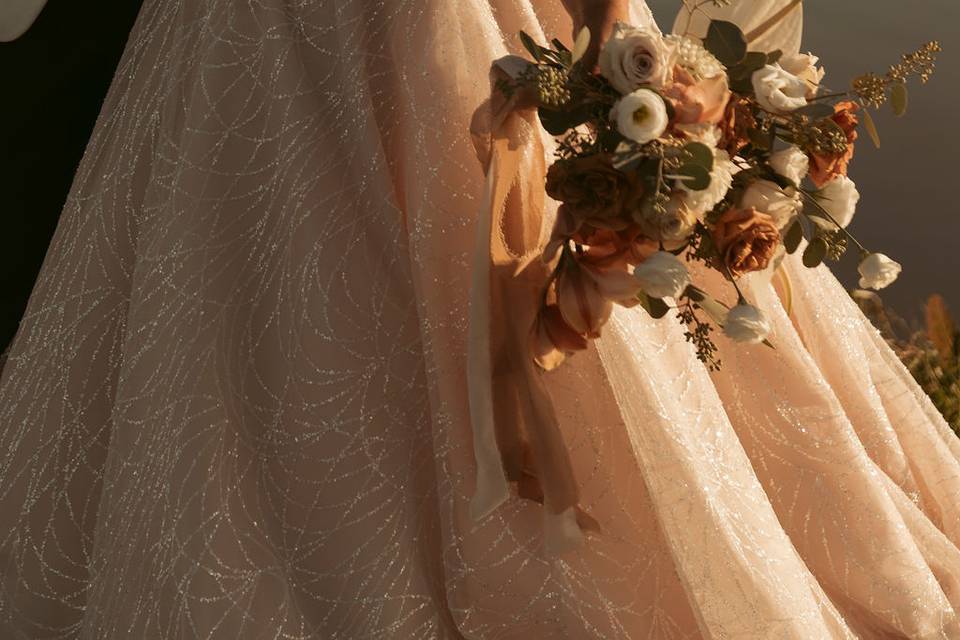 Bride, groom, bouquet