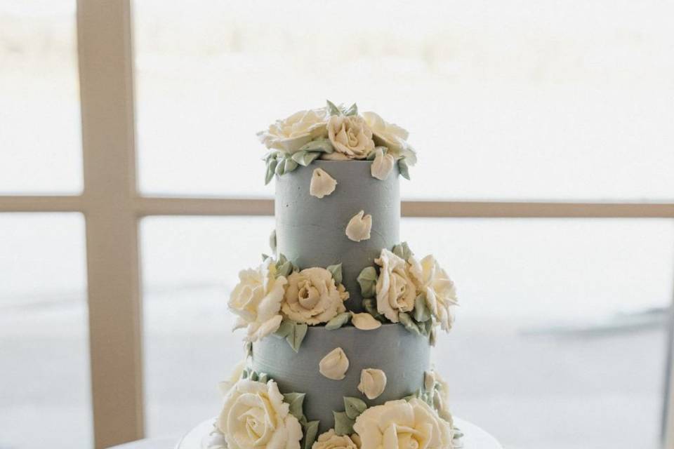 All buttercream cake & florals