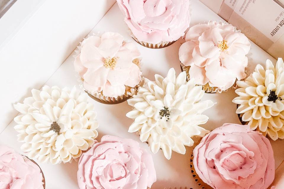 Buttercream floral cupcakes