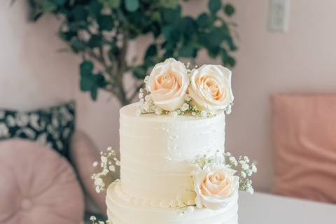 3-tier timeless wedding cake