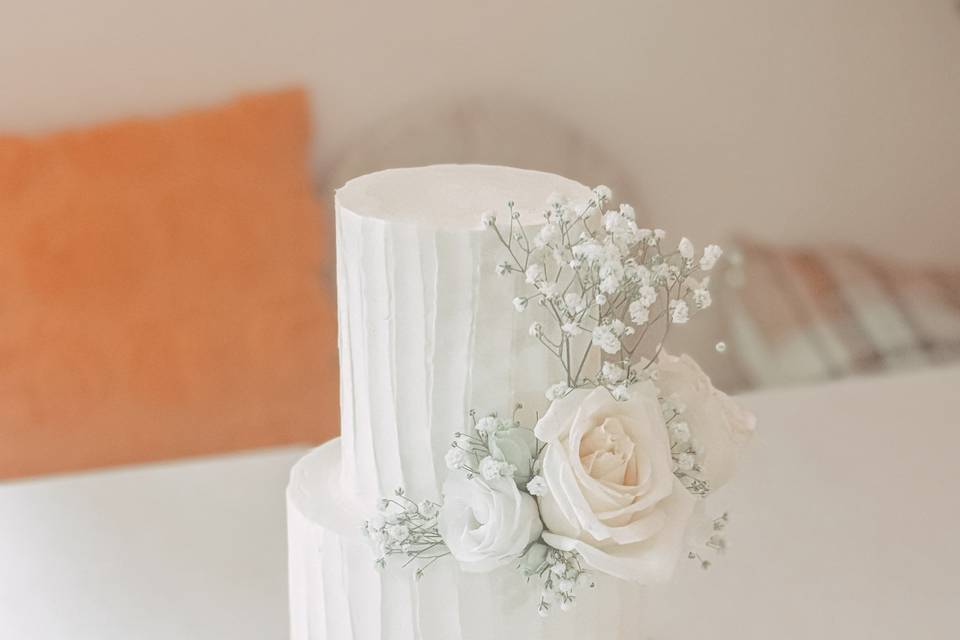 2-tier vertical ribbons cake