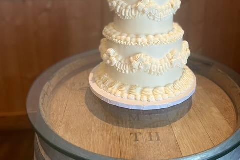 2-tier vintage lambeth cake