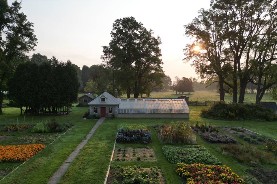 “In the Garden” wedding venue