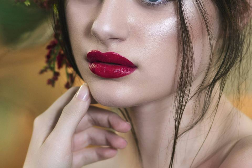 Gorgeous red lip & glow