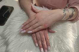 Natural bridal nails