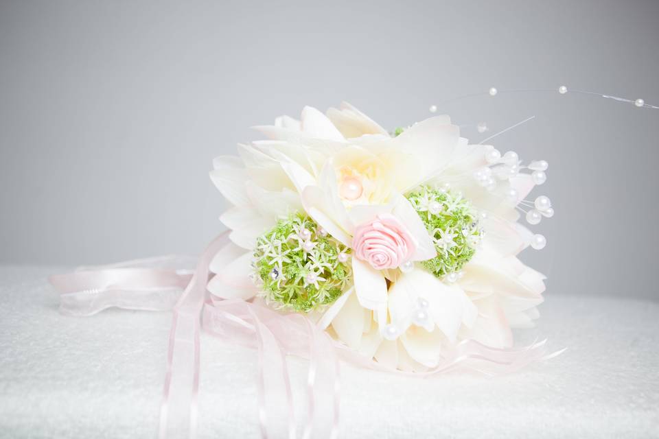 Silk flower bouquet