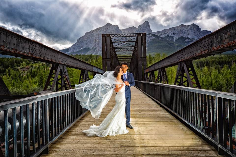 Spring elopement in Banff, AB