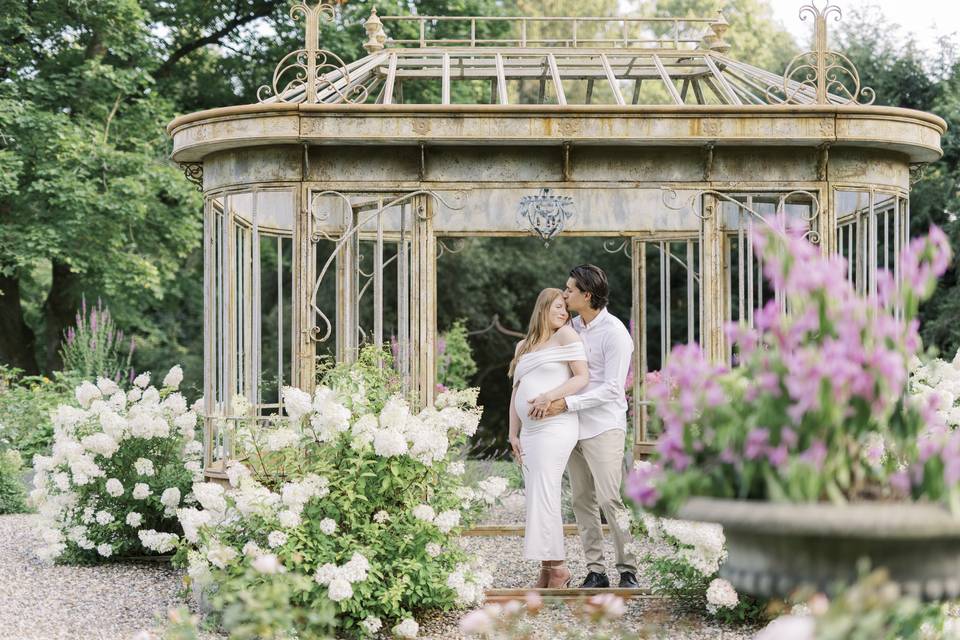 Romantic Maternity
