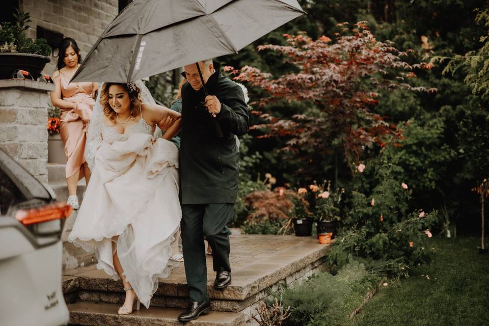 Bride and rain !