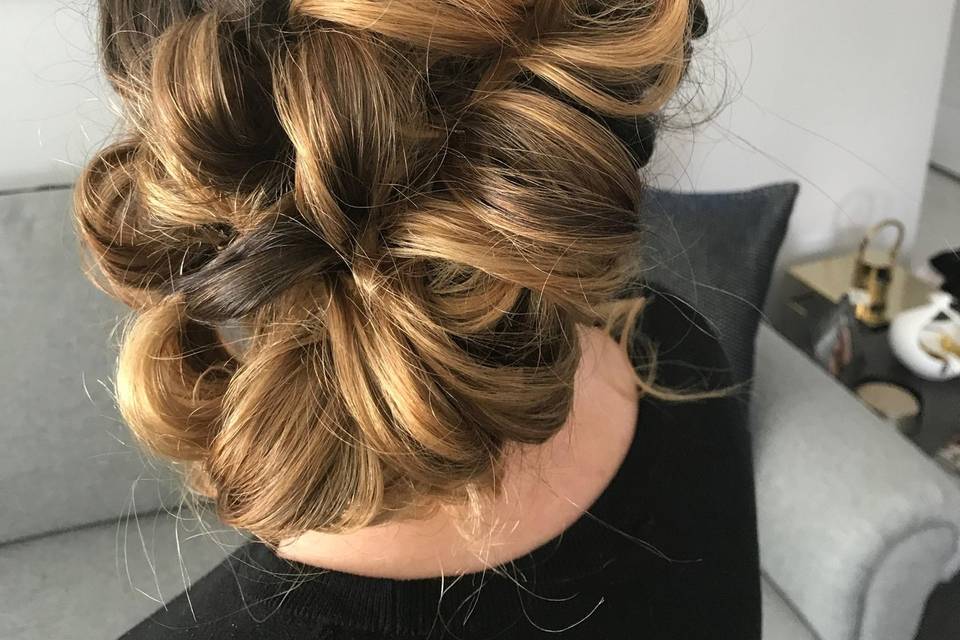 Curl hair updo