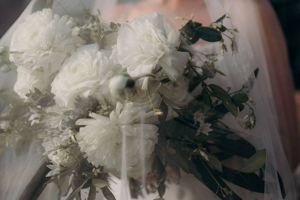 Bride veil hair
